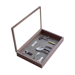 Le Collectionneur 1, L33,3 см, W22,9 см, H8,1 см, массив ореха, хромированный металл, ручная работа, Франция, L'Atelier du Vin